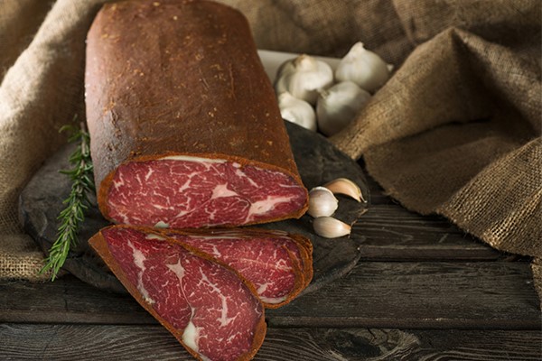 Şahin Özel Evlik Pastırma Şahin Özel Evlik Pastırma